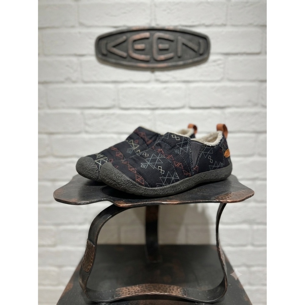 Keen Howser II  8 Black boho quilted Geometric Fleece Lined Slip On Shoes